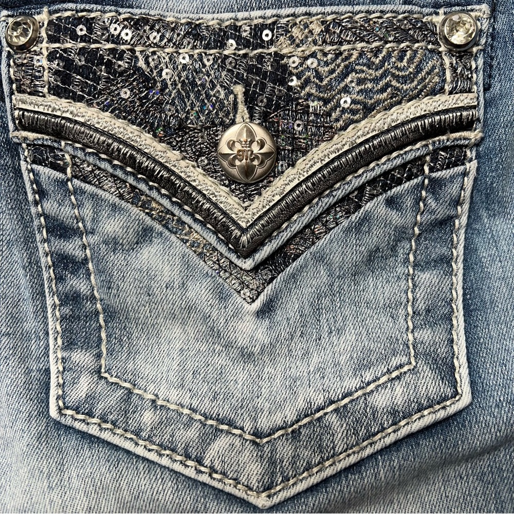 Miss Me Standard Skinny Jeans - Picture 6 of 8